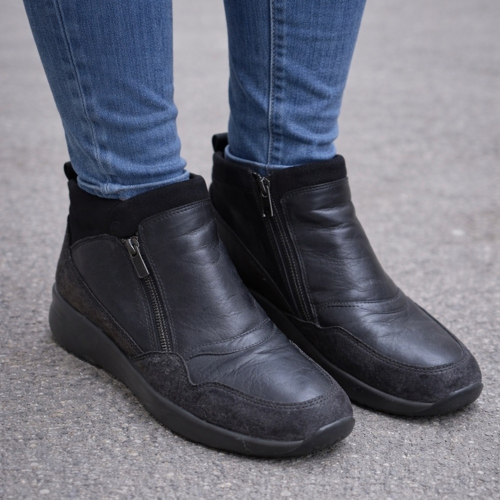 EASY SPIRIT ESINFORMER Black leather ankle boots zip women's size 10M